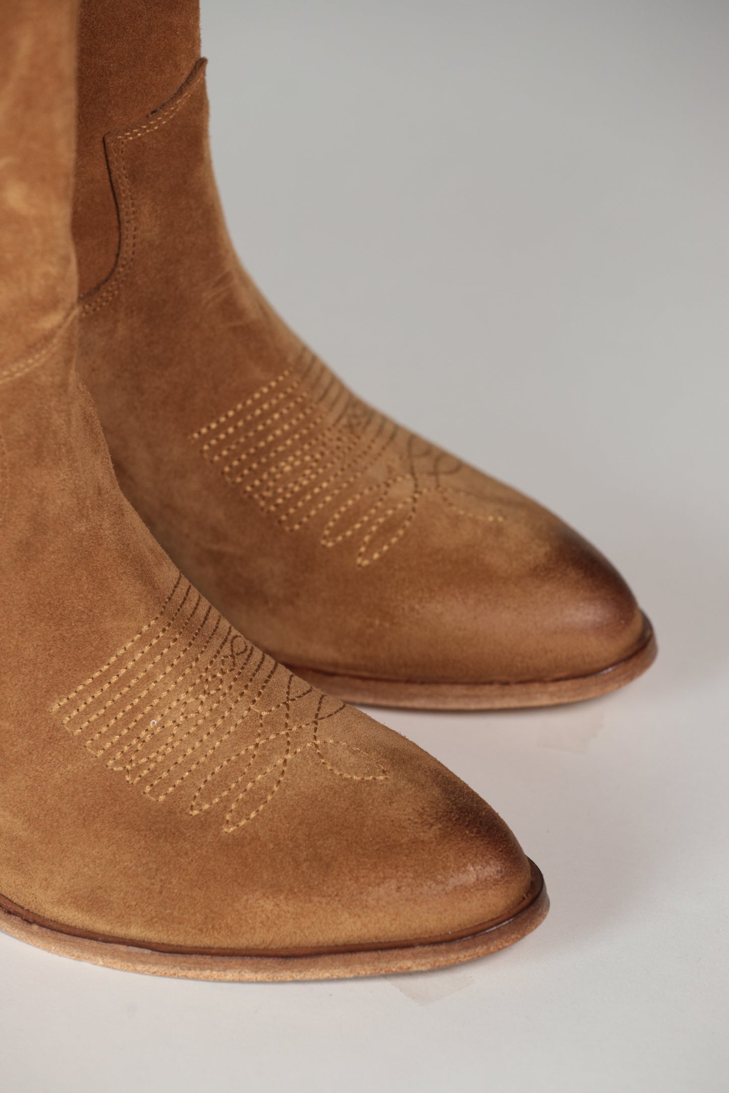 CURIOSITE' "ALESSIA" STIVALE TEXANO IN CAMOSCIO WHISKEY