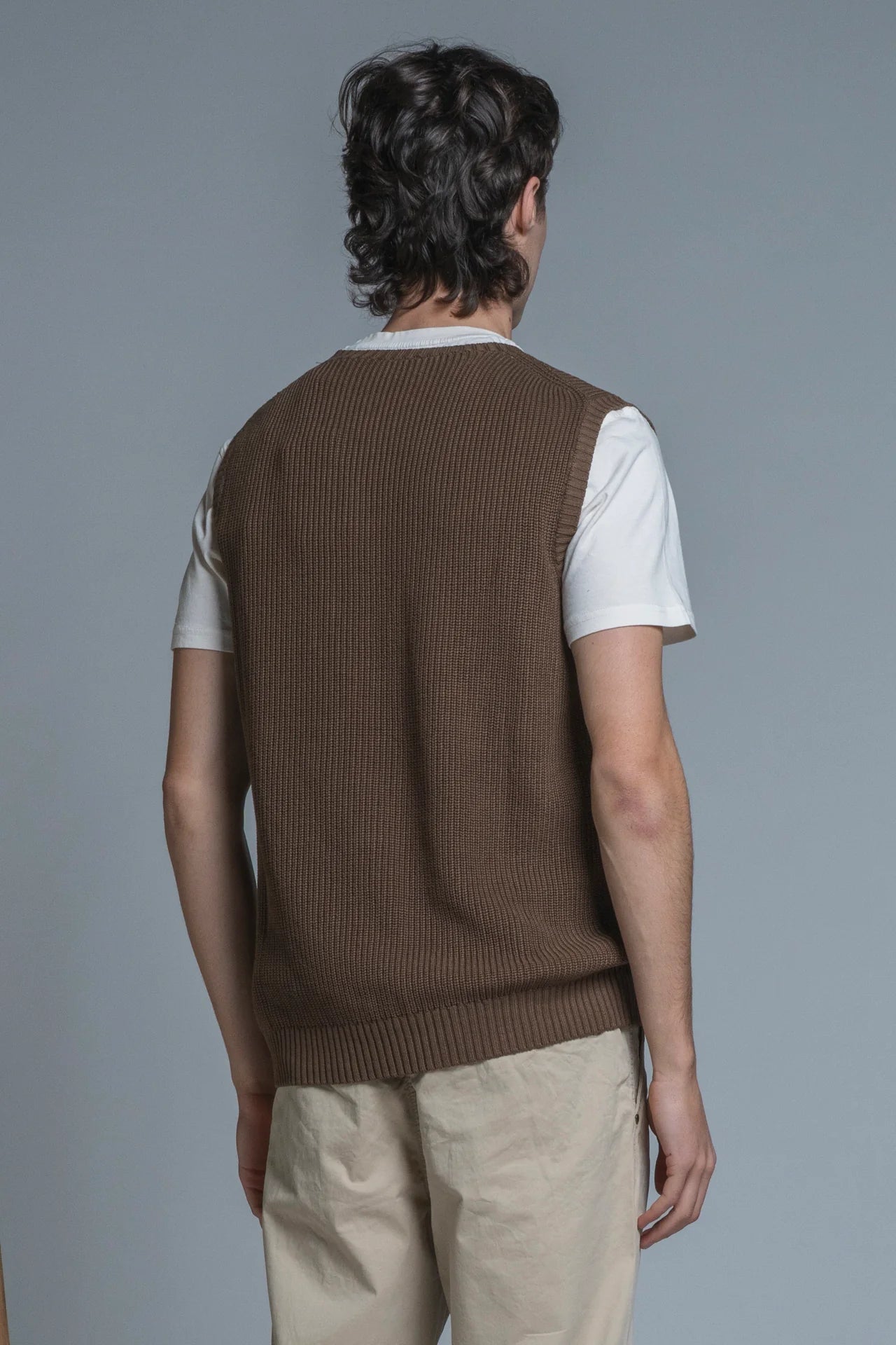 KEGAN GILET IN COTTON BROWN