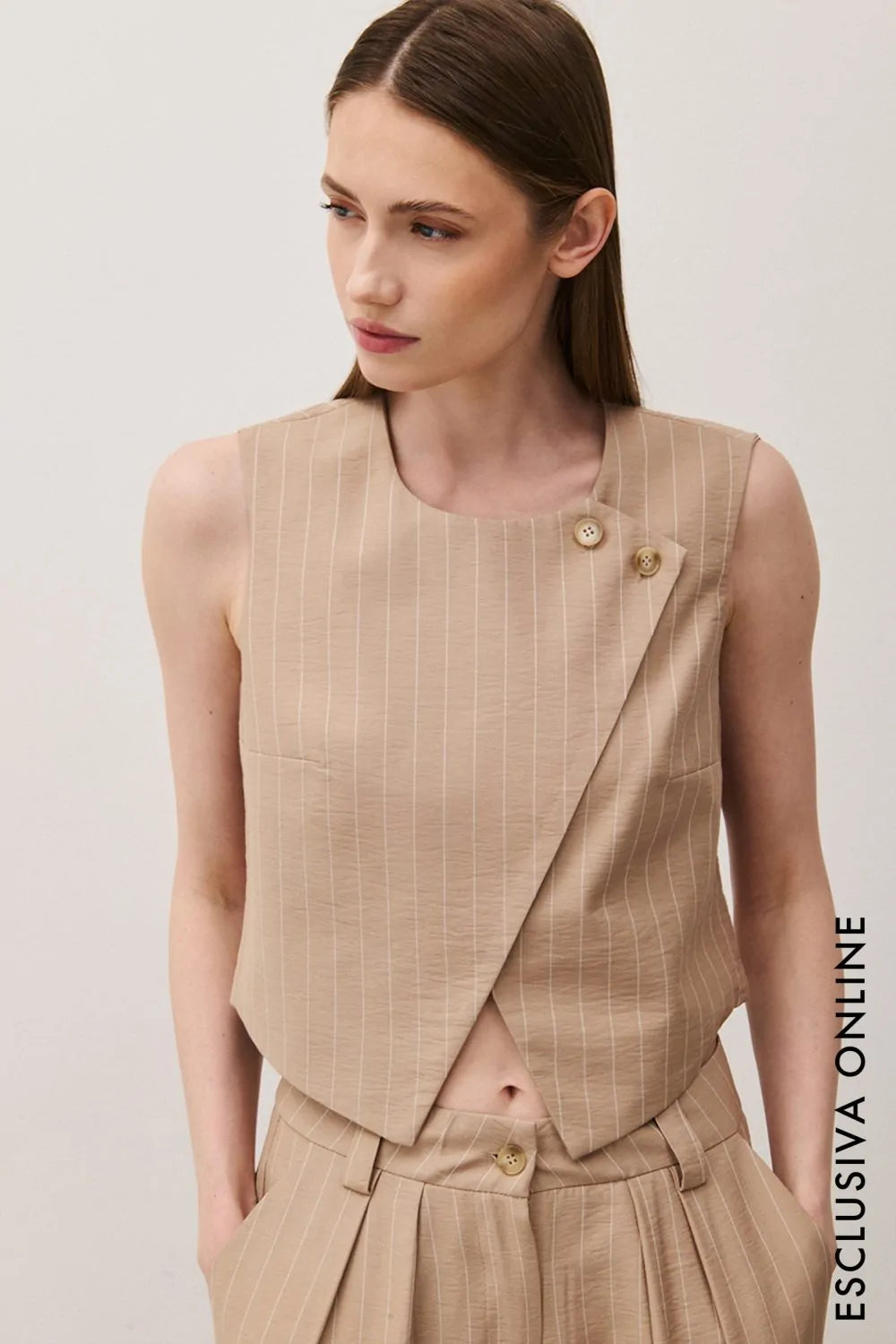 GILET ASIMMETRICO GESSATO CAMEL