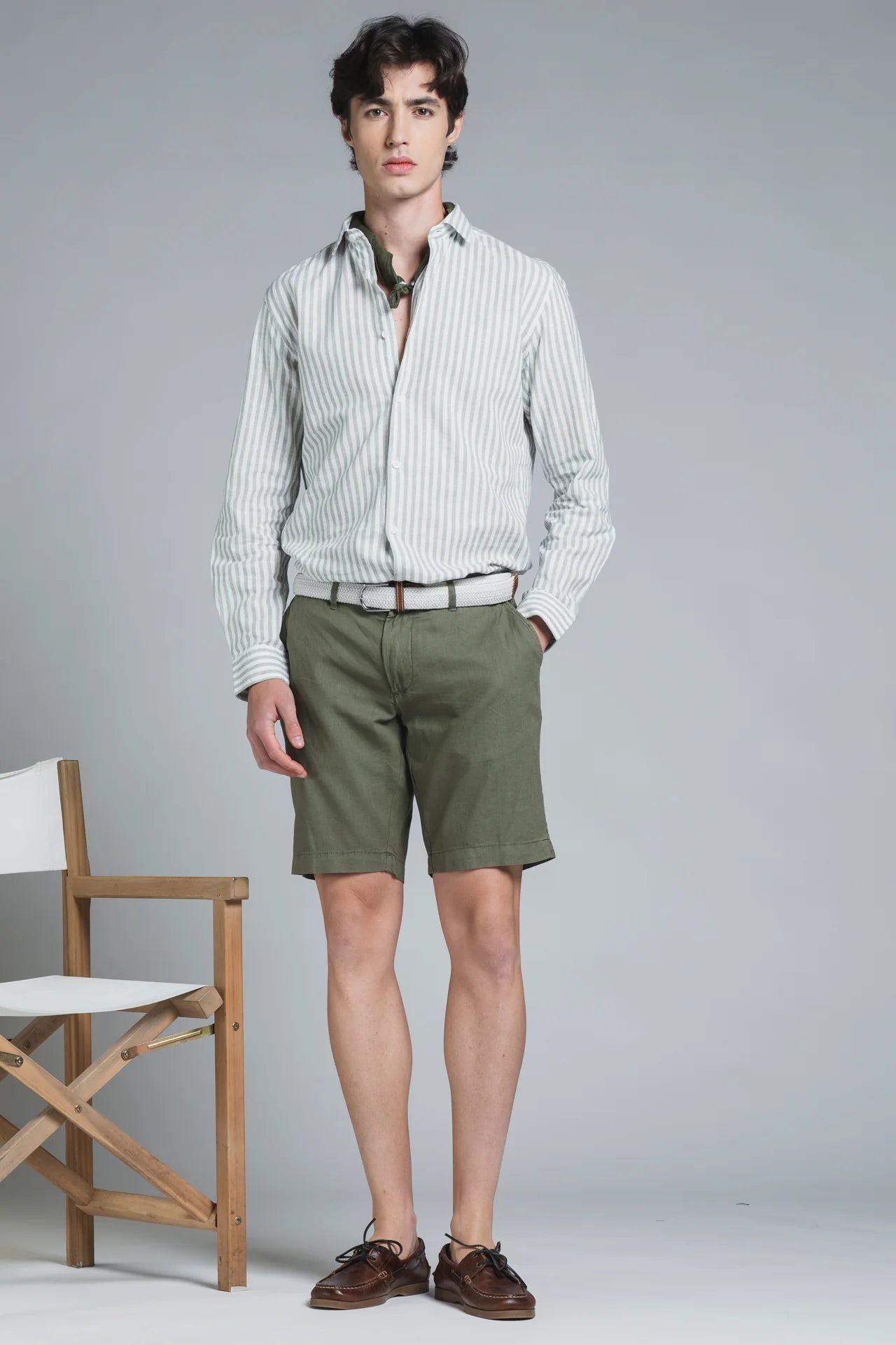 NILS CHINO SHORT IN LINO GREEN