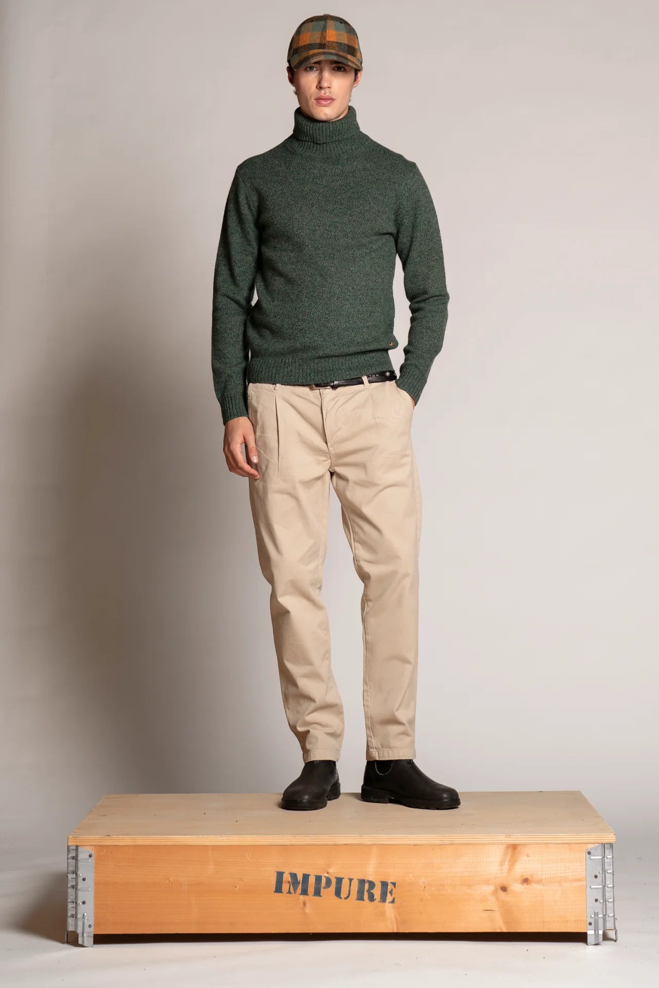 JOHN DOLCEVITA IN MOULINE' GREEN