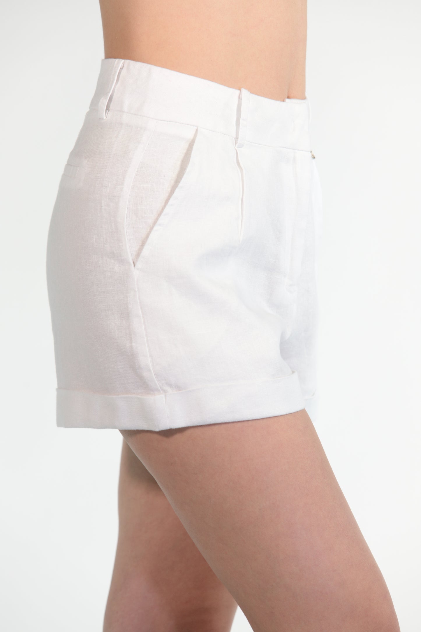 SHORTS IN PURO LINO WHITE CON PINCES