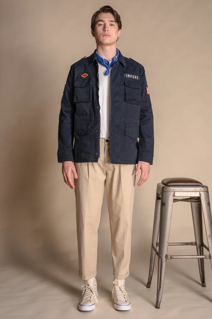 SAHARIANA CON PATCH BLU