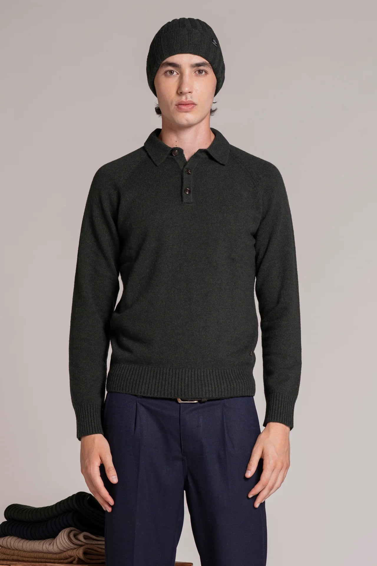 COLIN POLO SWEATER IN LAMBSWOOL GREEN