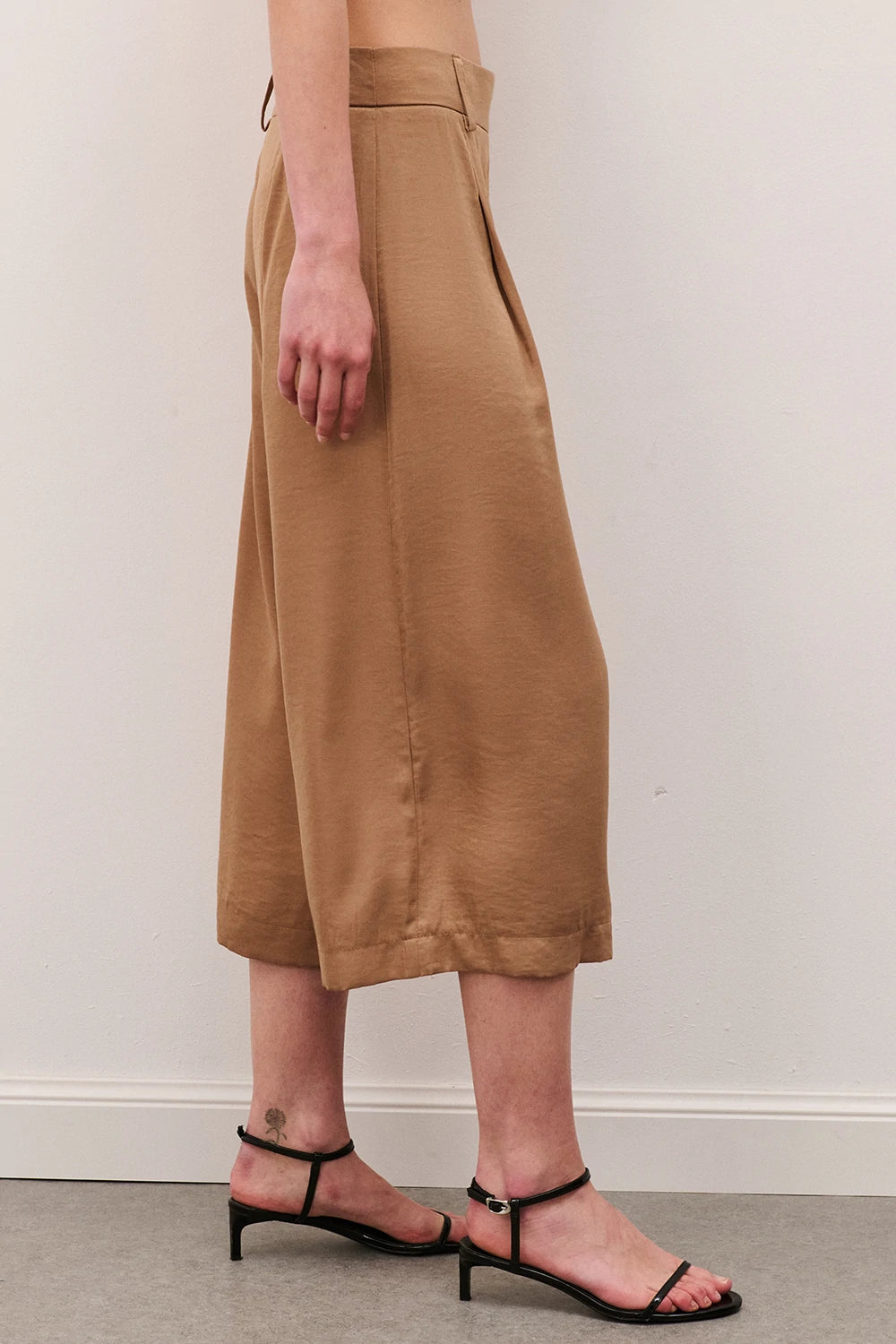 BERMUDA LUNGO BEIGE