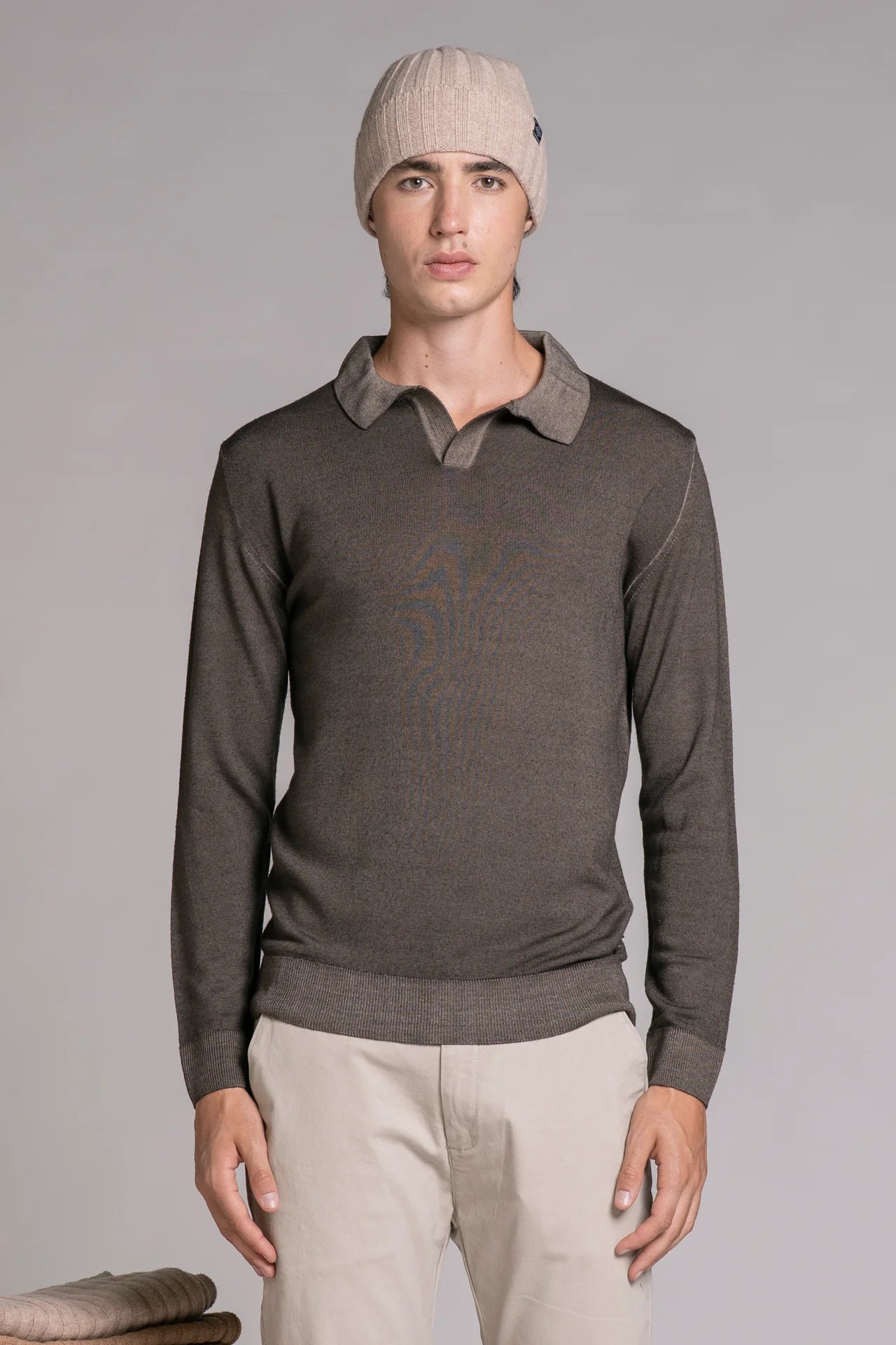 NEIL POLO SKIPPER IN MERINOS BROWN