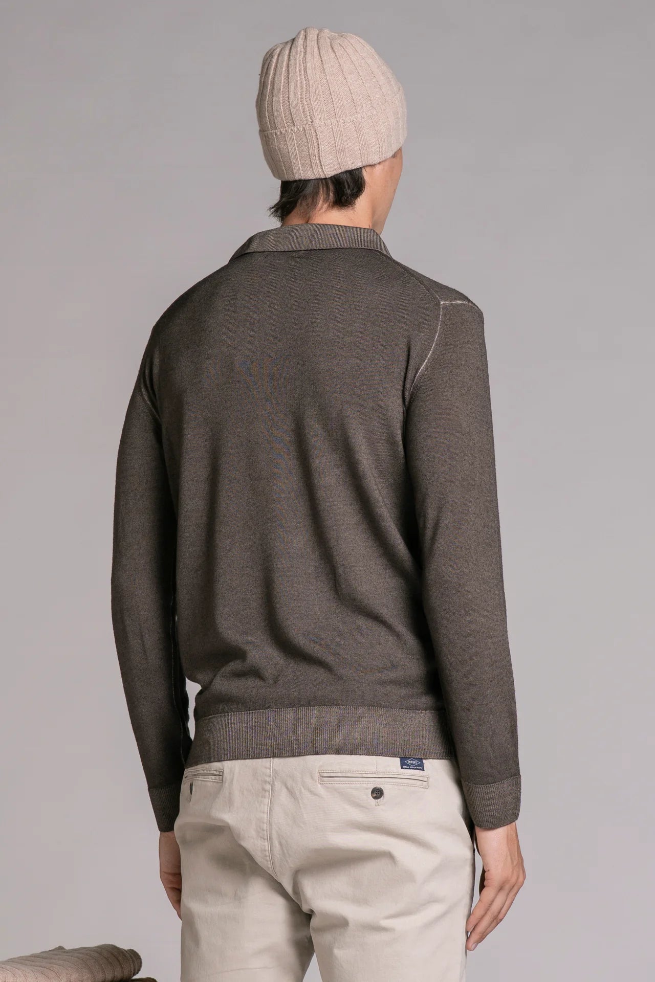 NEIL POLO SKIPPER IN MERINOS BROWN