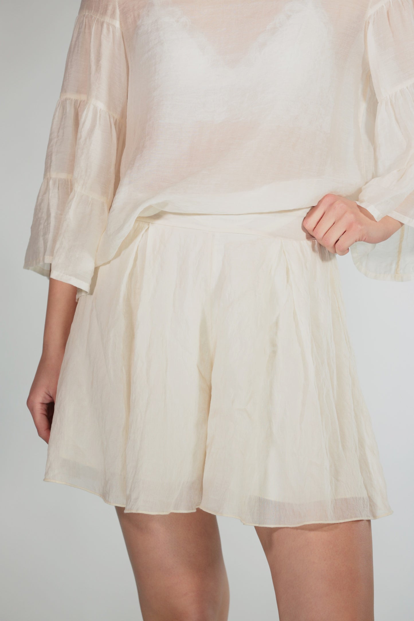 BALI SHORTS SATIN MILK